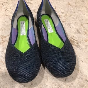 SOLD Rothy’s Metallic Lattice Stitch Flats, size 9